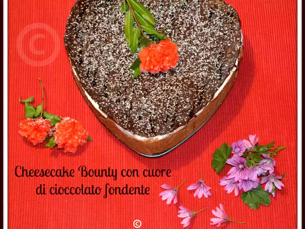 Cheesecake Bounty con cuore di cioccolato fondente