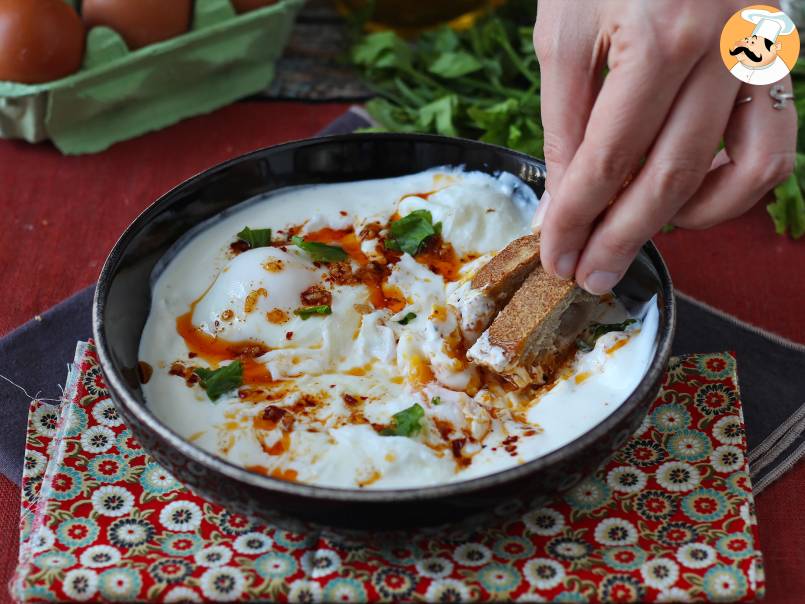 Çılbır, le deliziose uova alla turca con yogurt e spezie - foto 3