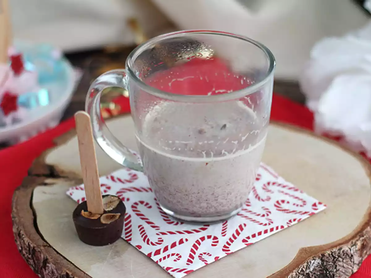 Cioccolata calda su stecco: cioccolato fondente + nocciole tostate - foto 3