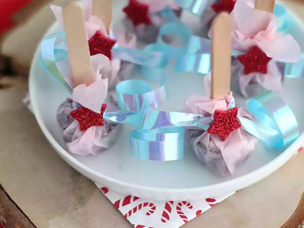 Cioccolata calda su stecco: cioccolato fondente + nocciole tostate - foto 4