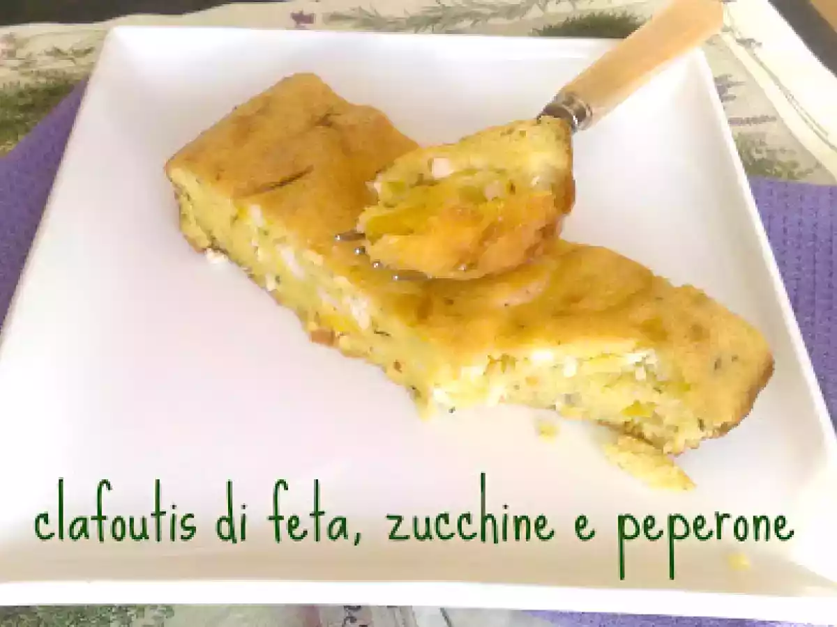 Clafoutis di feta, zucchine e peperoni