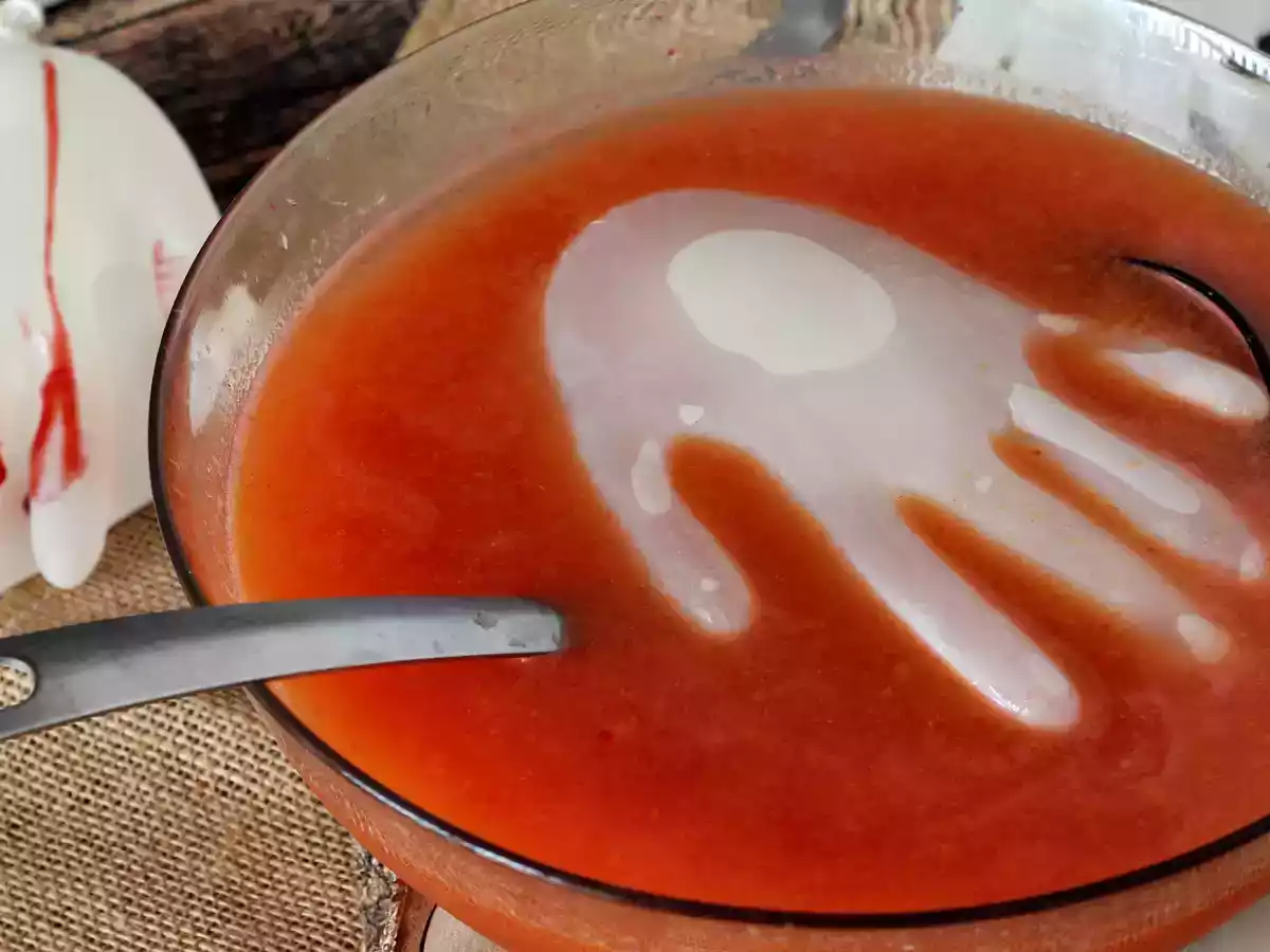 Cocktail di Halloween con mano di ghiaccio, un drink da paura! - foto 5