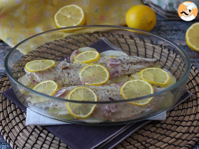 Come cucinare lo sgombro al forno con patate?