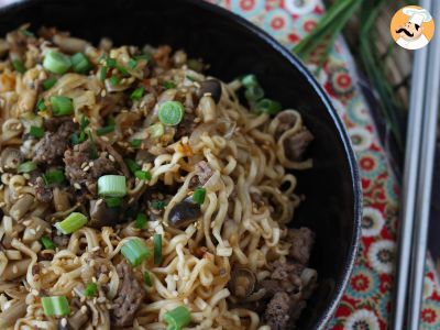 Come si cucinano i noodles istantanei? La ricetta veloce con manzo e funghi! - foto 4