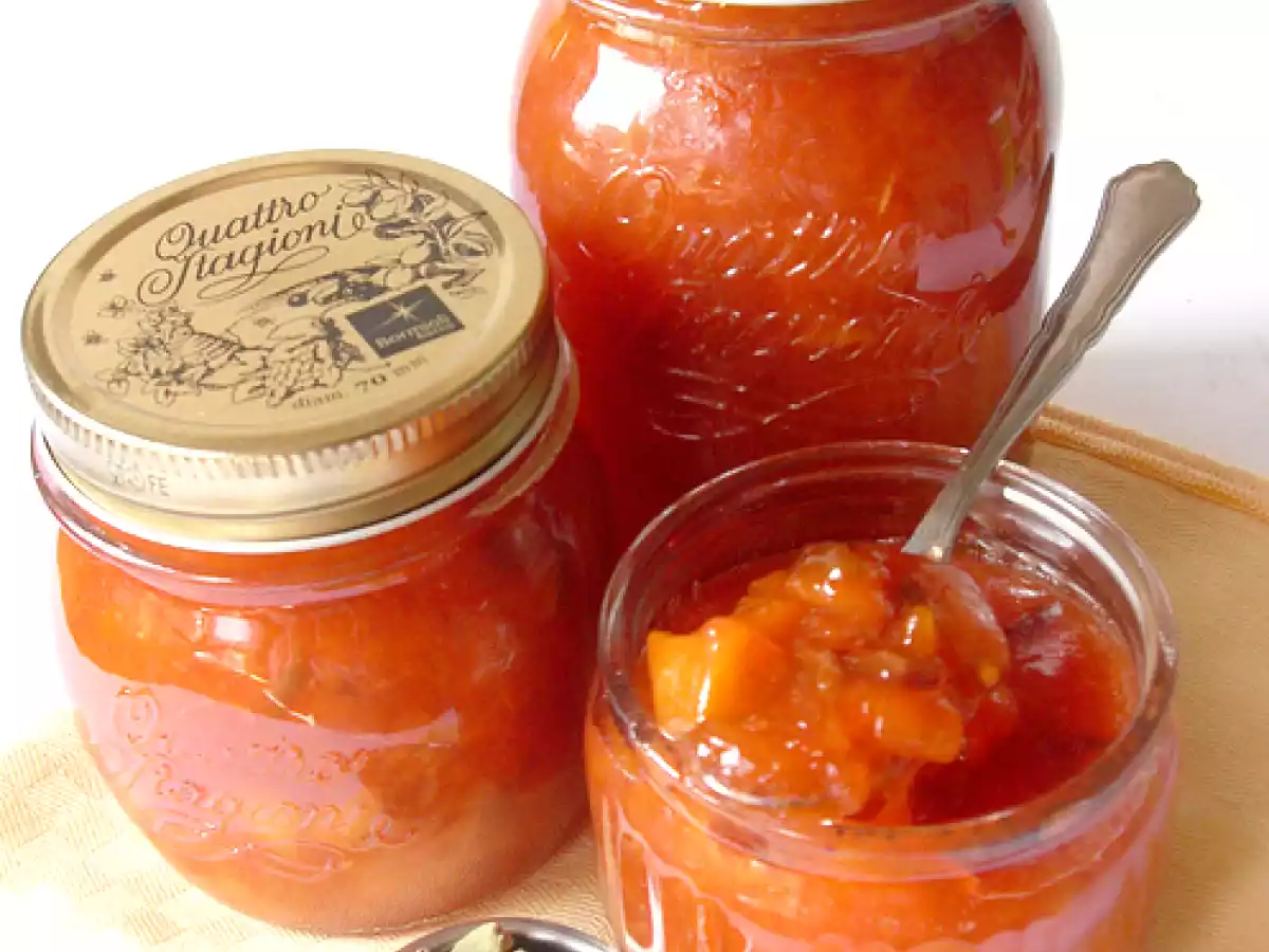 CONFETTURA DI PRUGNE, ALBICOCCA E SPEZIE D'ORIENTE