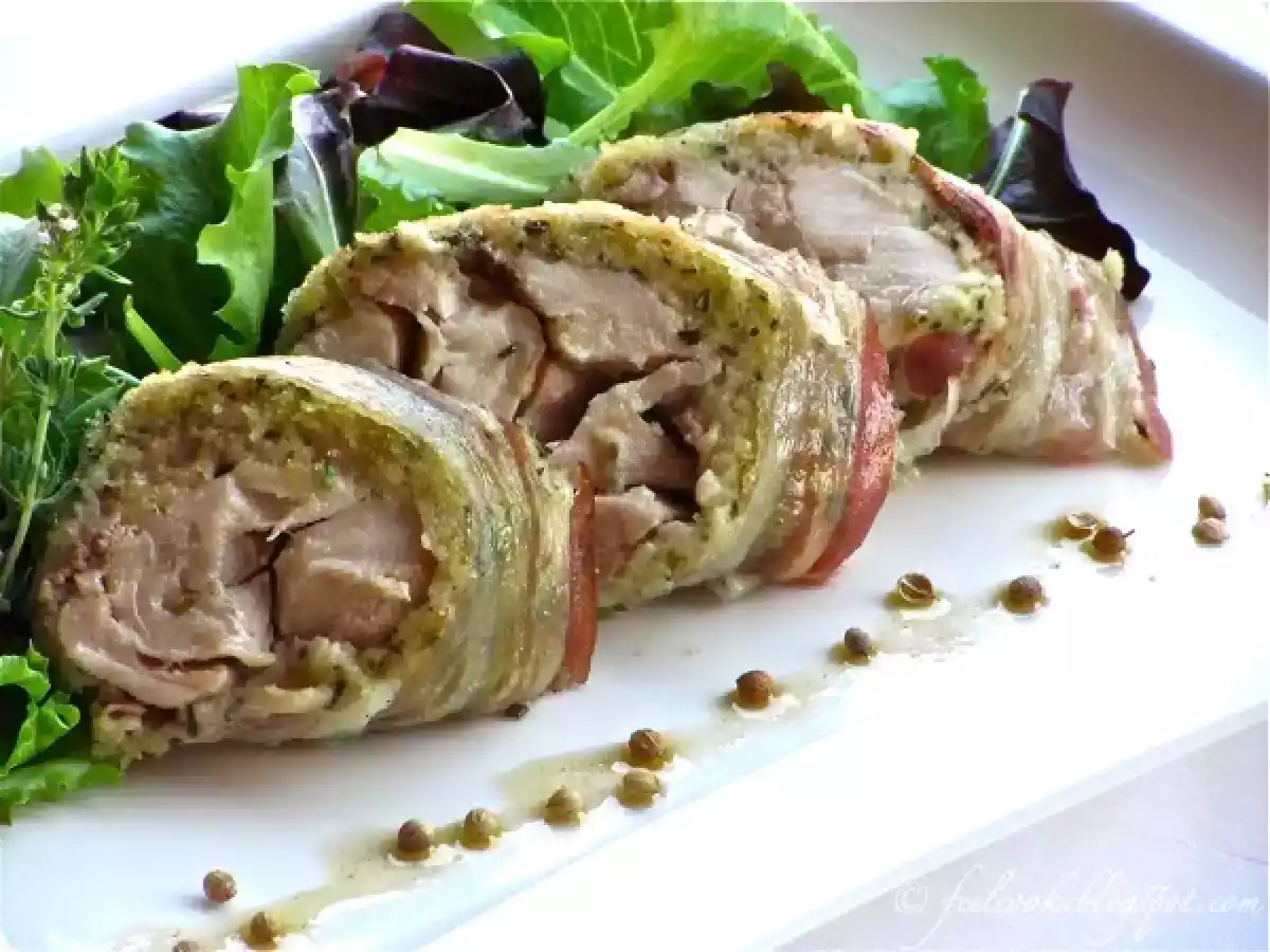 Coniglio in crosta di erbe con vinaigrette al coriandolo