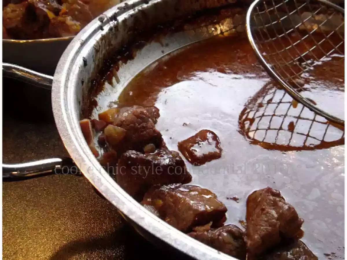 Cotto piano piano : Lo stufato di manzo al vino rosso - foto 2