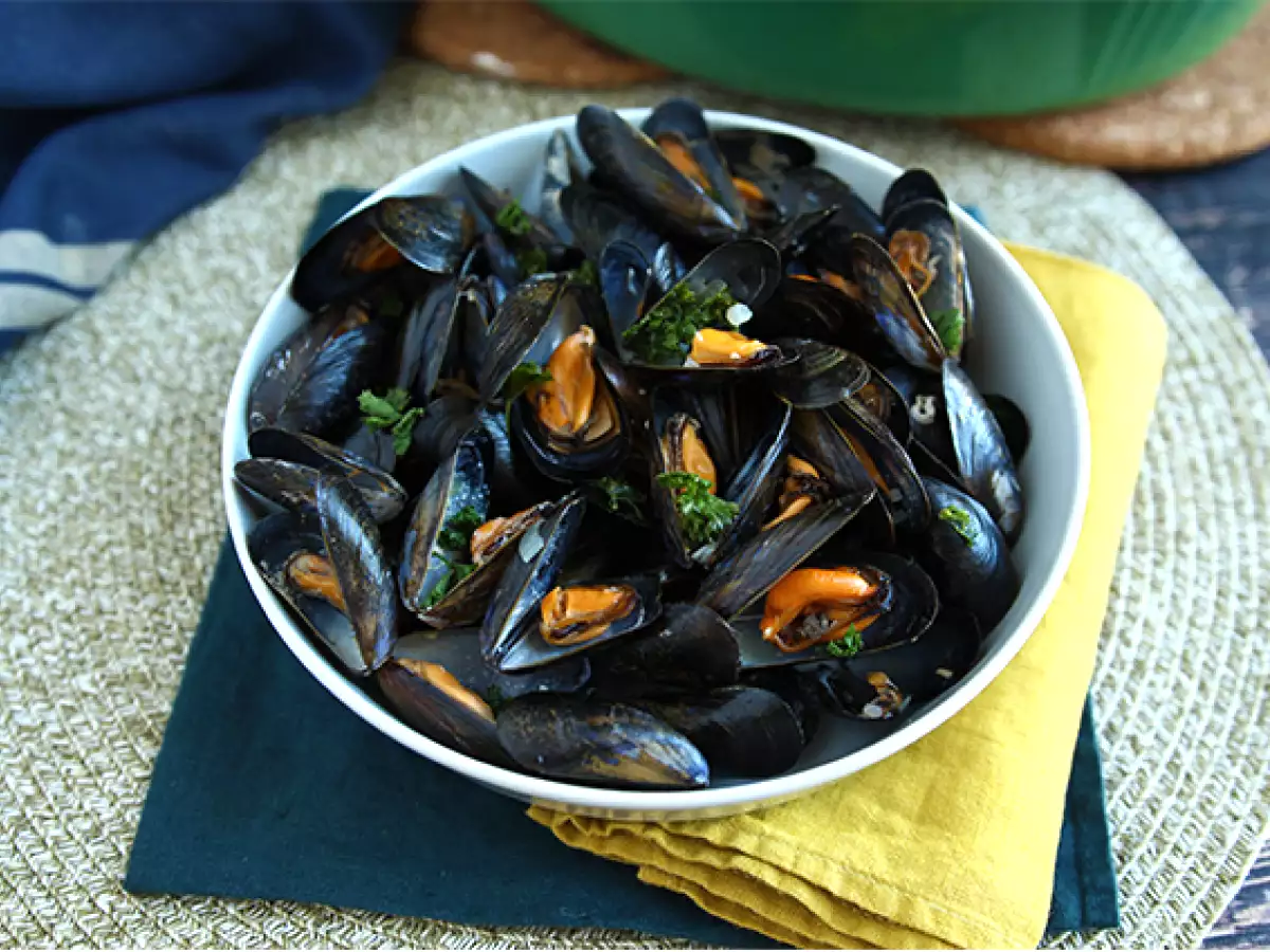 Cozze con sidro di mele: la ricetta facile per un antipasto di mare originale