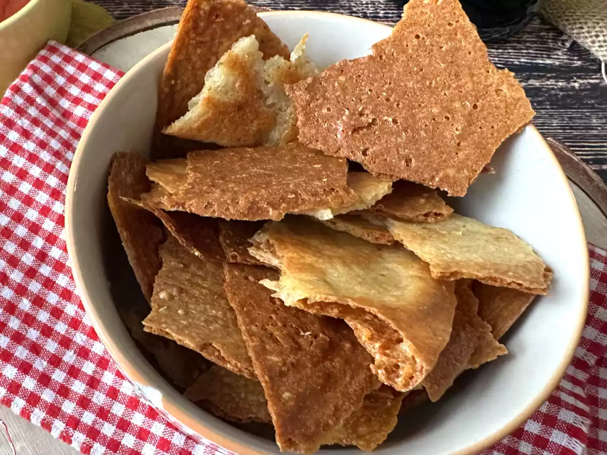Cracker di parmigiano, la ricetta facile e veloce per l'aperitivo - foto 2