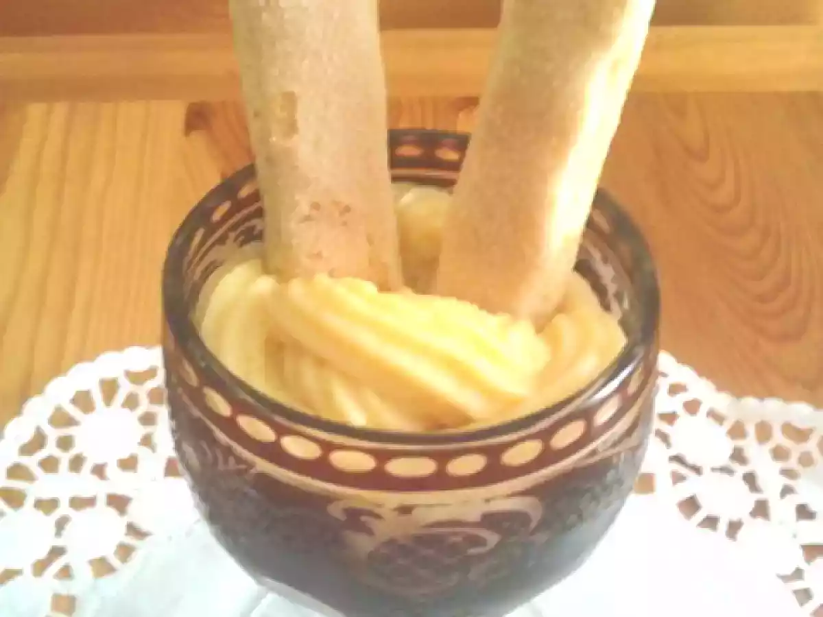 CREMA PASTICCERA AL CIOCCOLATO BIANCO