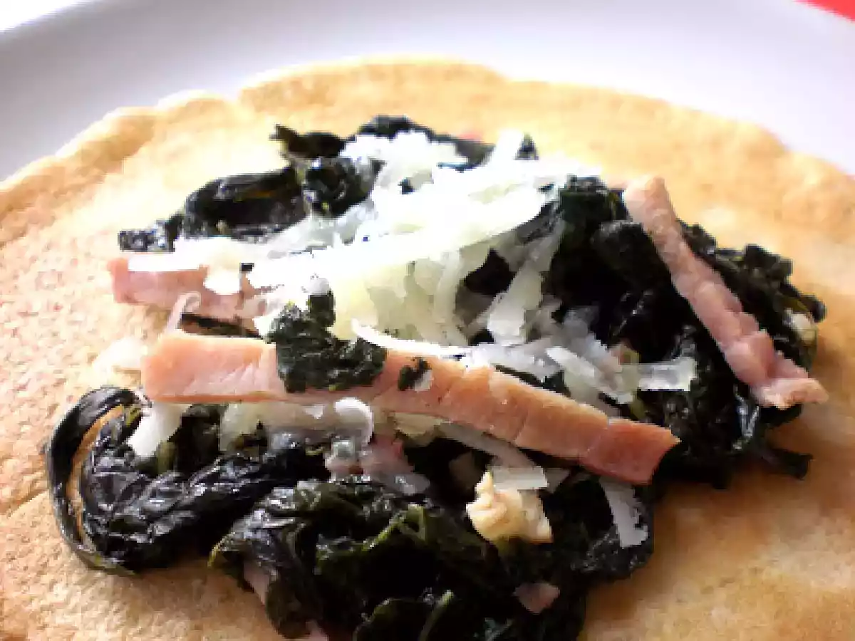 Crespelle di grano saraceno con cavolo nero e pecorino - foto 4