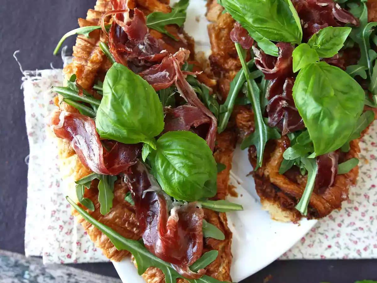 Croffle gourmet: un'esplosione di sapori con confettura di fichi, caprino e prosciutto crudo! - foto 2