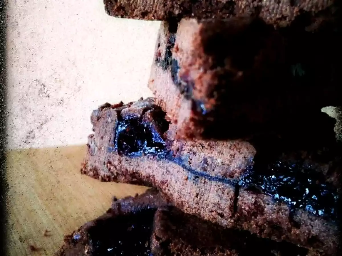 CROSTATA CON FAVE DI CACAO E MARMELLATA DI MIRTILLI - foto 2