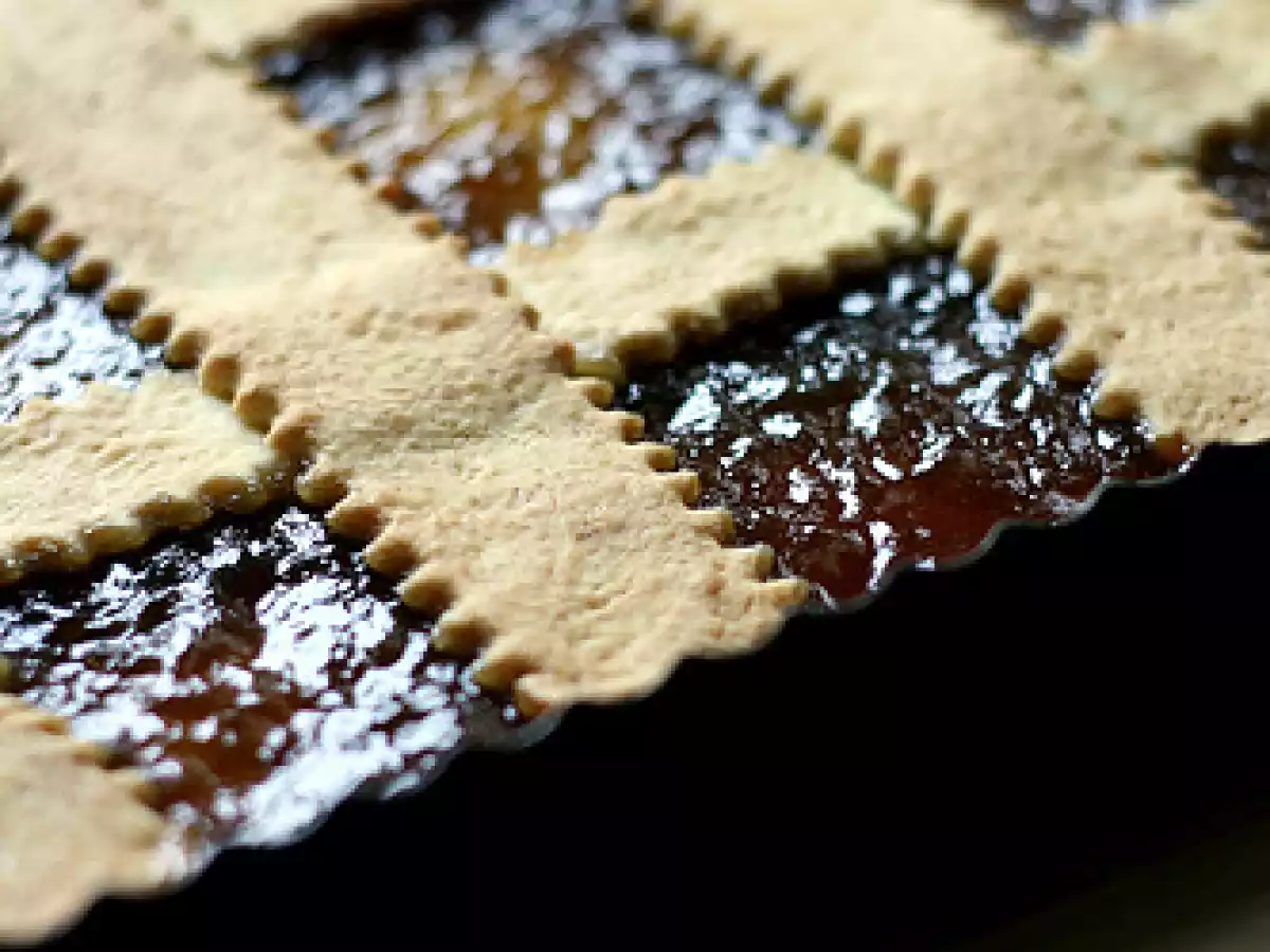 Crostata con marmellata di rabarbaro e zenzero