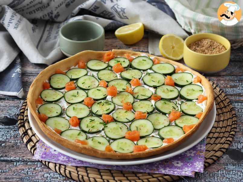 Crostata salata con ricotta, cetrioli e salmone affumicato