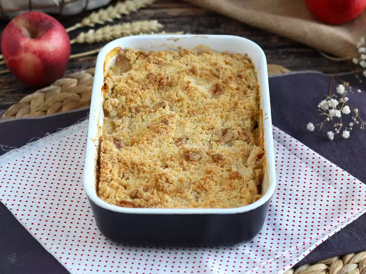 Crumble di mele facile e veloce: ricetta classica dal cuore morbido e croccante