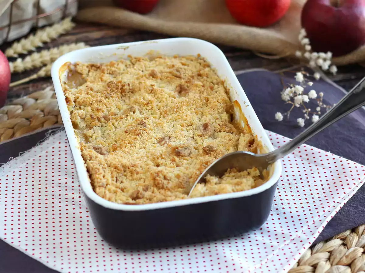 Crumble di mele facile e veloce: ricetta classica dal cuore morbido e croccante - foto 4