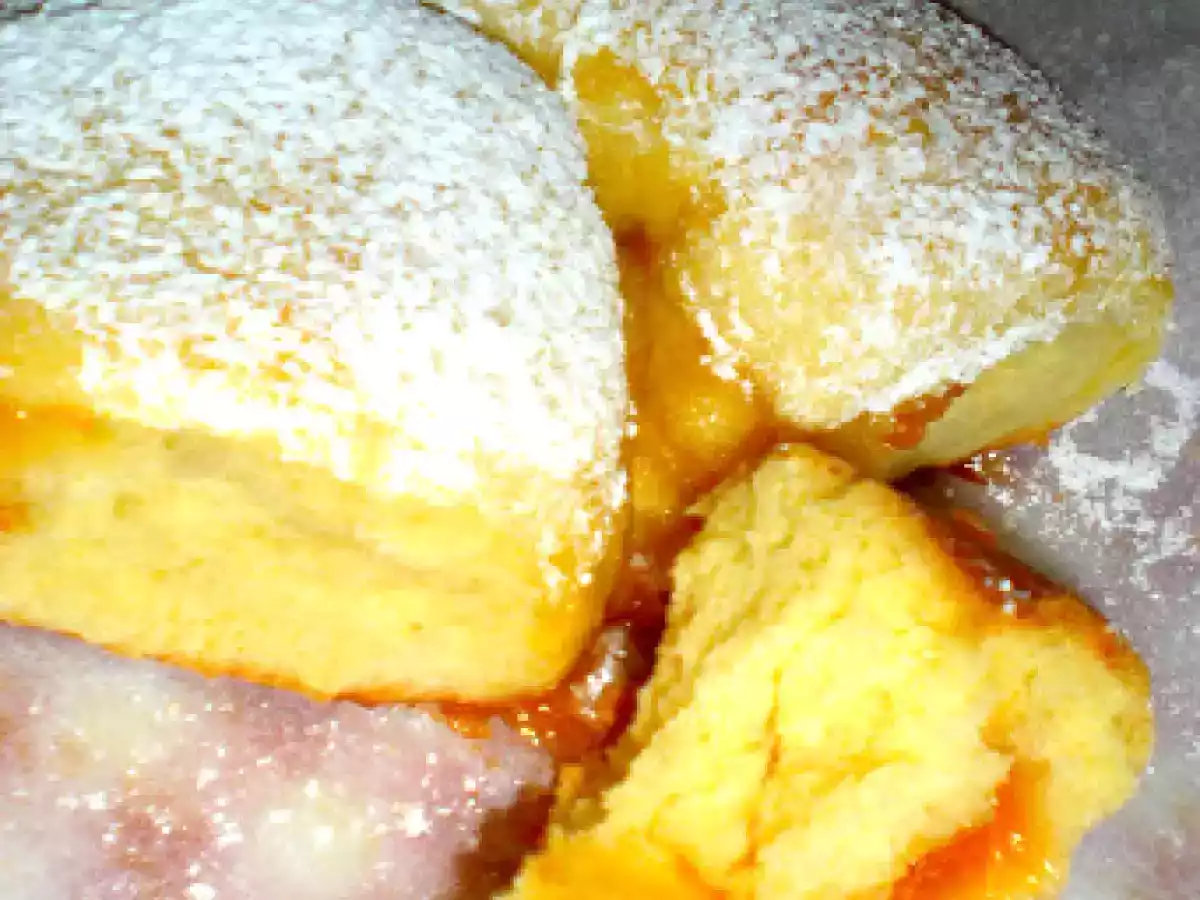 Dolci Dolomiti di Athesia con i Buchteln