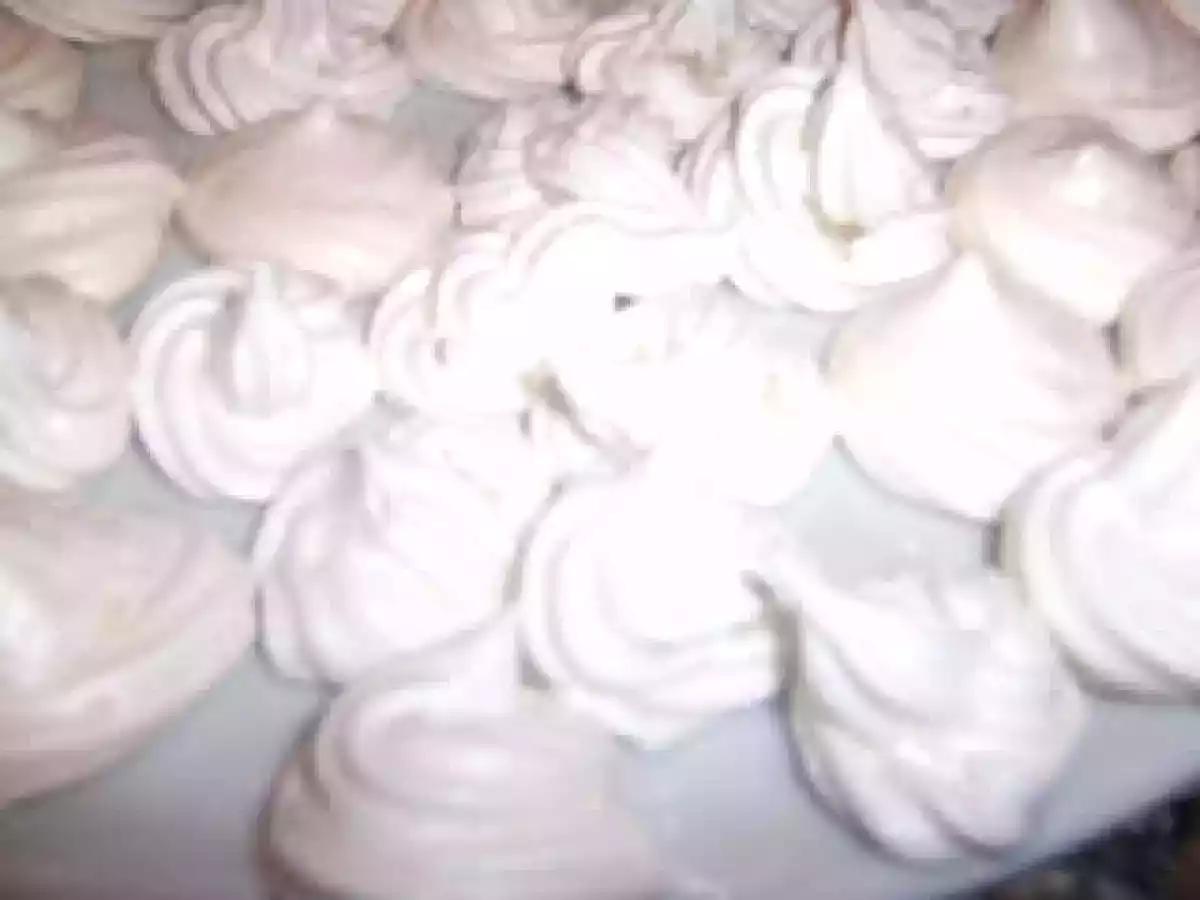 E...con gli albumi rimasti..meringhe, meringhe, meringhe! - foto 3