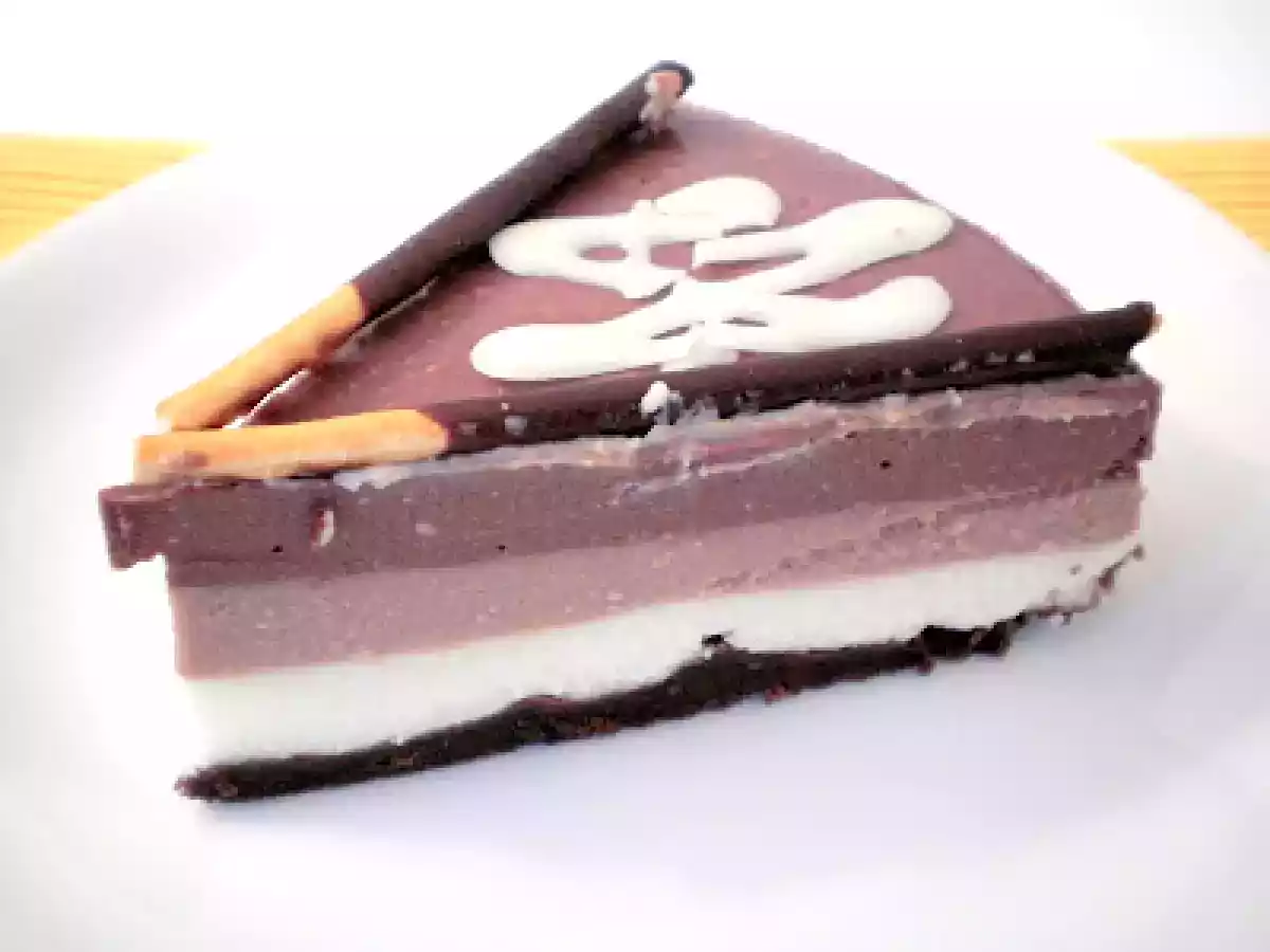 E dopo gli auguri la torta...cheesecake triplo cioccolato - foto 2