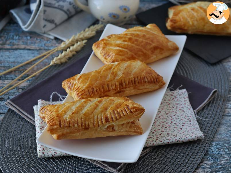 Fagottini di sfoglia al formaggio, lo snack salato facilissimo da preparare! - foto 6