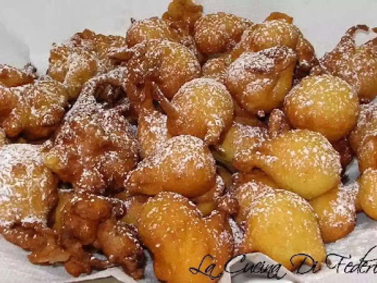 Frittelle e crostoli
