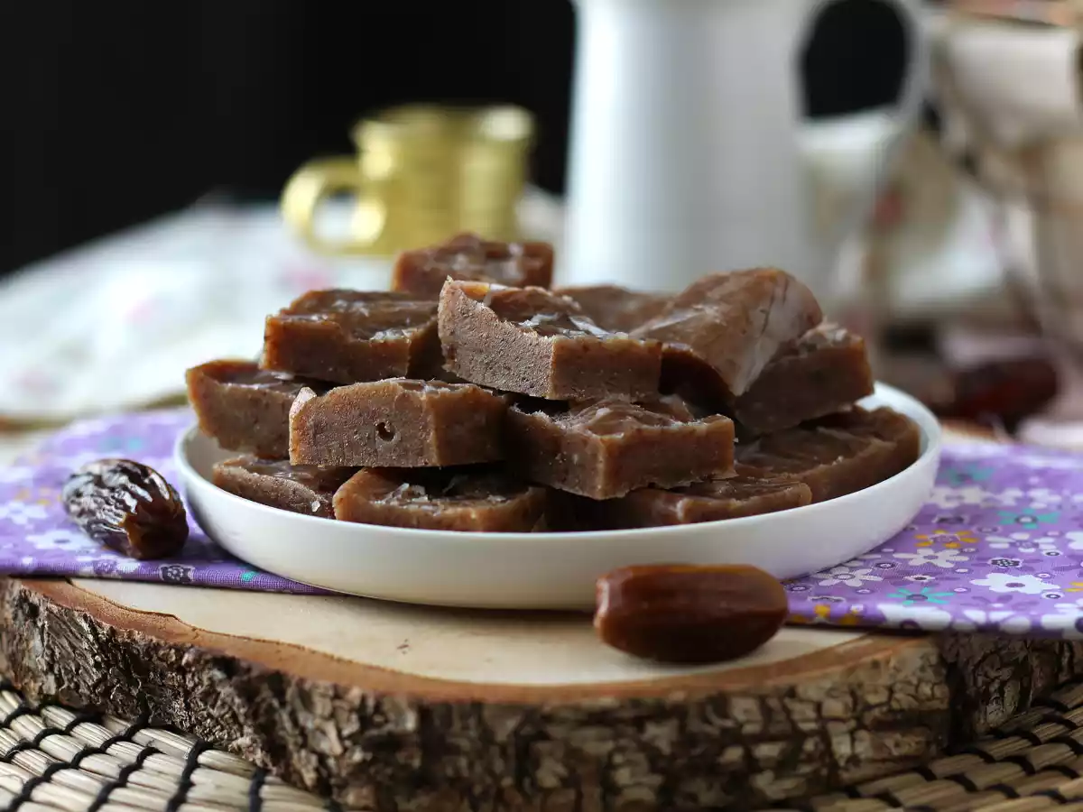 Fudge ai datteri: un’esplosione di gusto ed energia in ogni morso! - foto 4