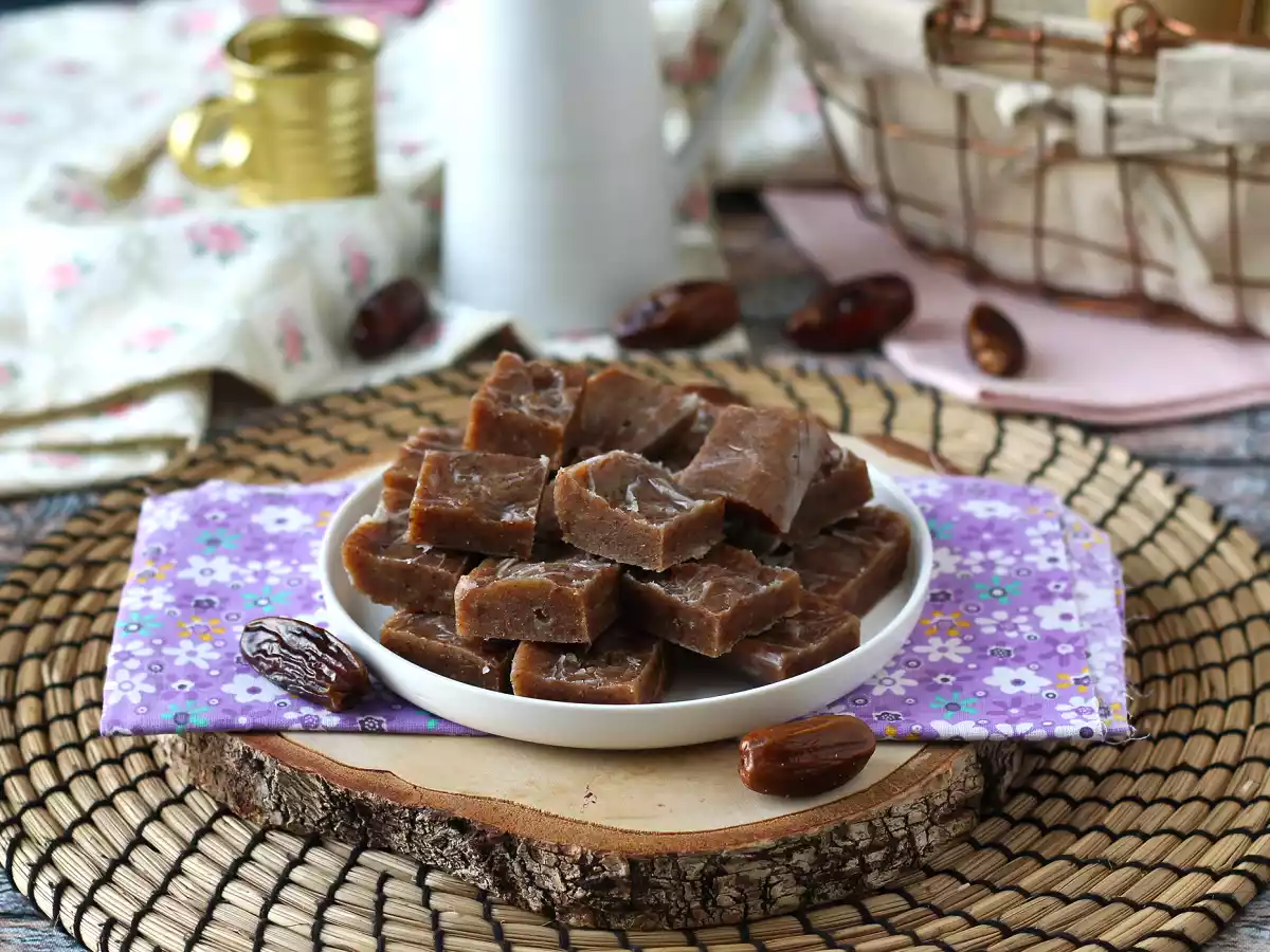 Fudge ai datteri: un’esplosione di gusto ed energia in ogni morso! - foto 5