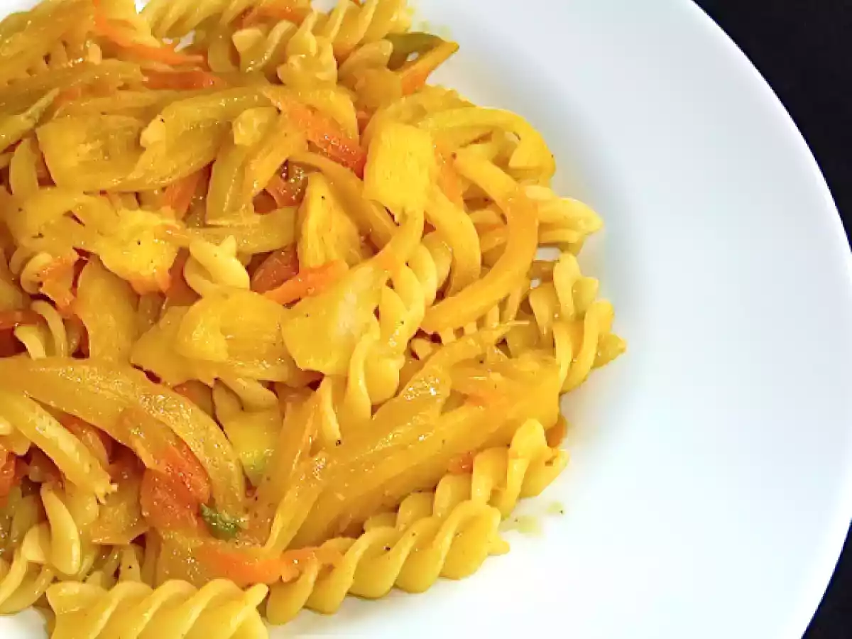Fusilli con finocchi e carote allo zafferano e paprika