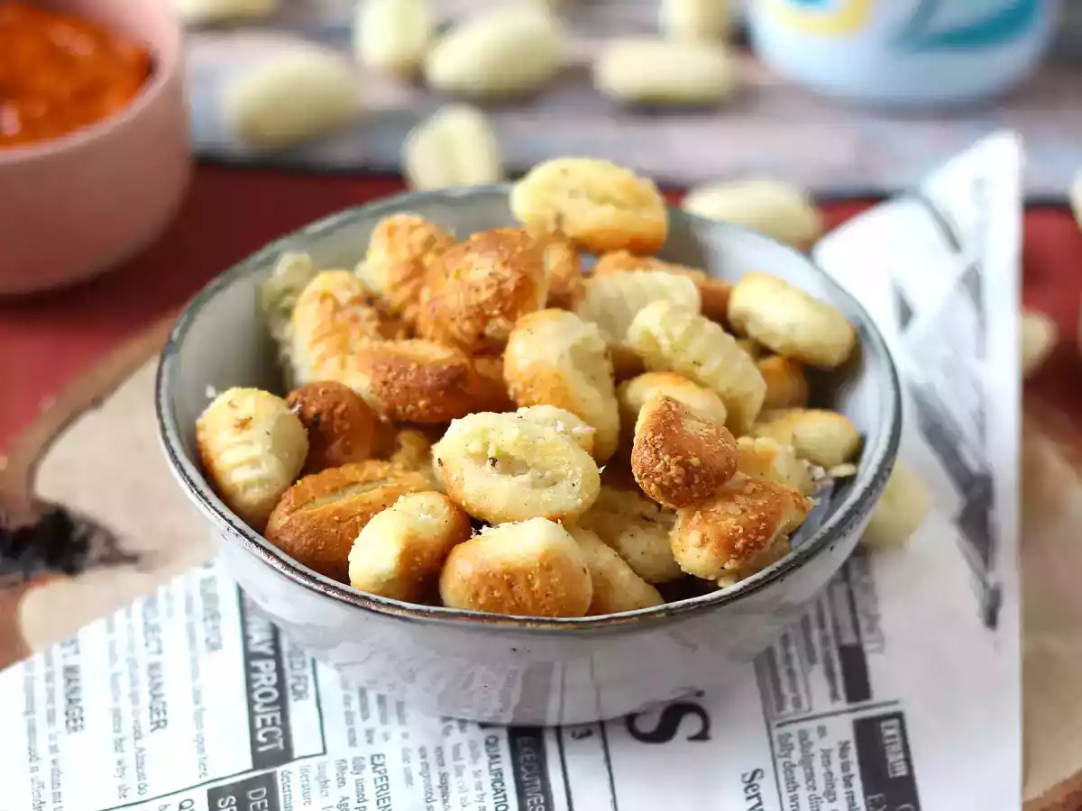 Gnocchi di patate cotti in friggitrice ad aria: gustosi e croccanti, perfetti per l'aperitivo