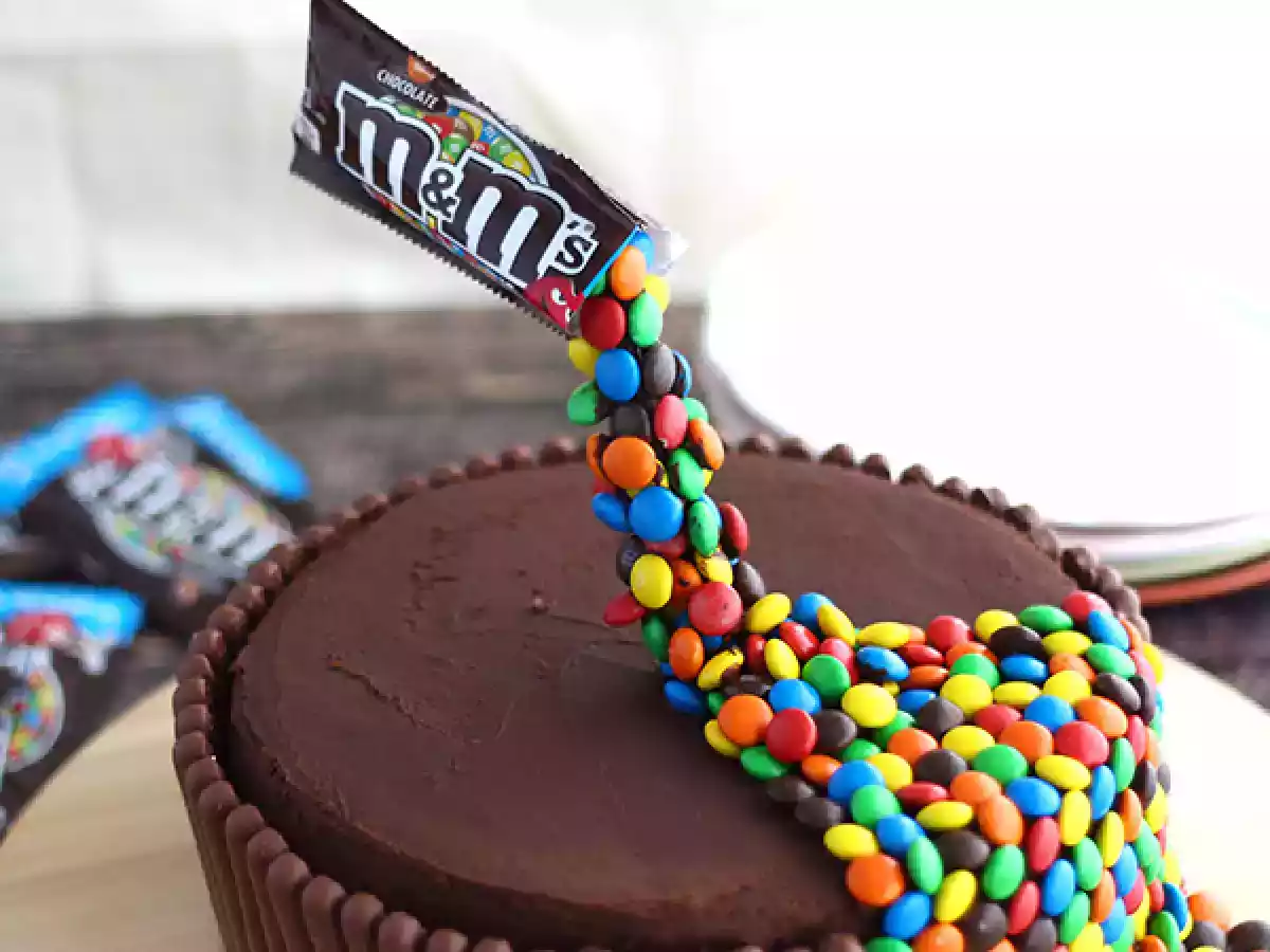 Gravity cake: la torta che sfida la gravità e fa impazzire i social - foto 2