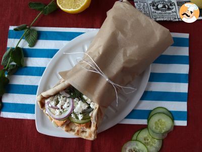 Gyros al salmone, il panino di pesce perfetto per l'estate! - foto 3