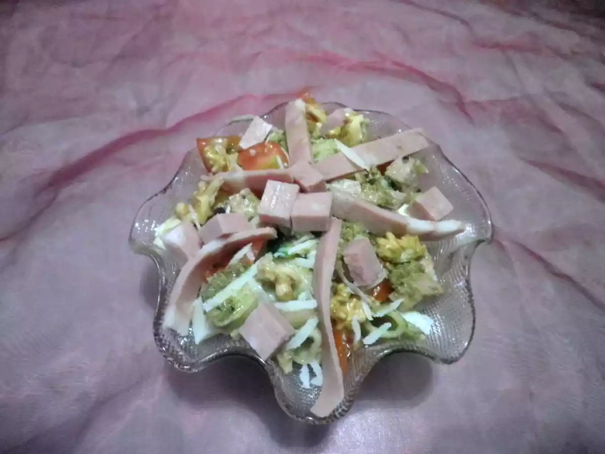 Insalata di pasta fredda con verdure e Chiara Mortadella Bologna IGP