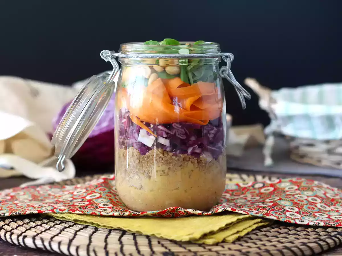 Insalata in barattolo: la nostra versione vegetariana e facile da preparare