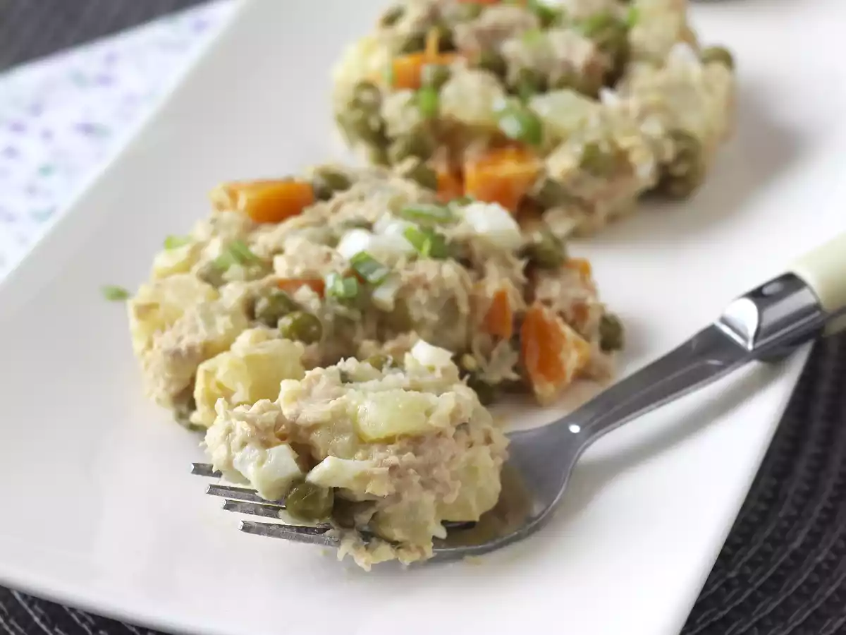Insalata russa con tonno e maionese fatta in casa - foto 2