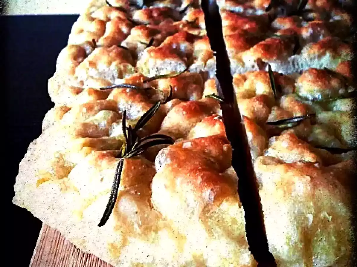 LA FOCACCIA ALL'OLIO LOCATELLI STYLE