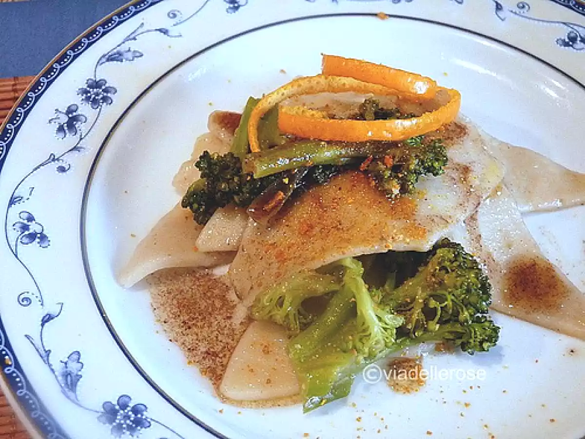 Maltagliati fatti in casa con farina di ceci all'olio nero e broccoli - foto 3