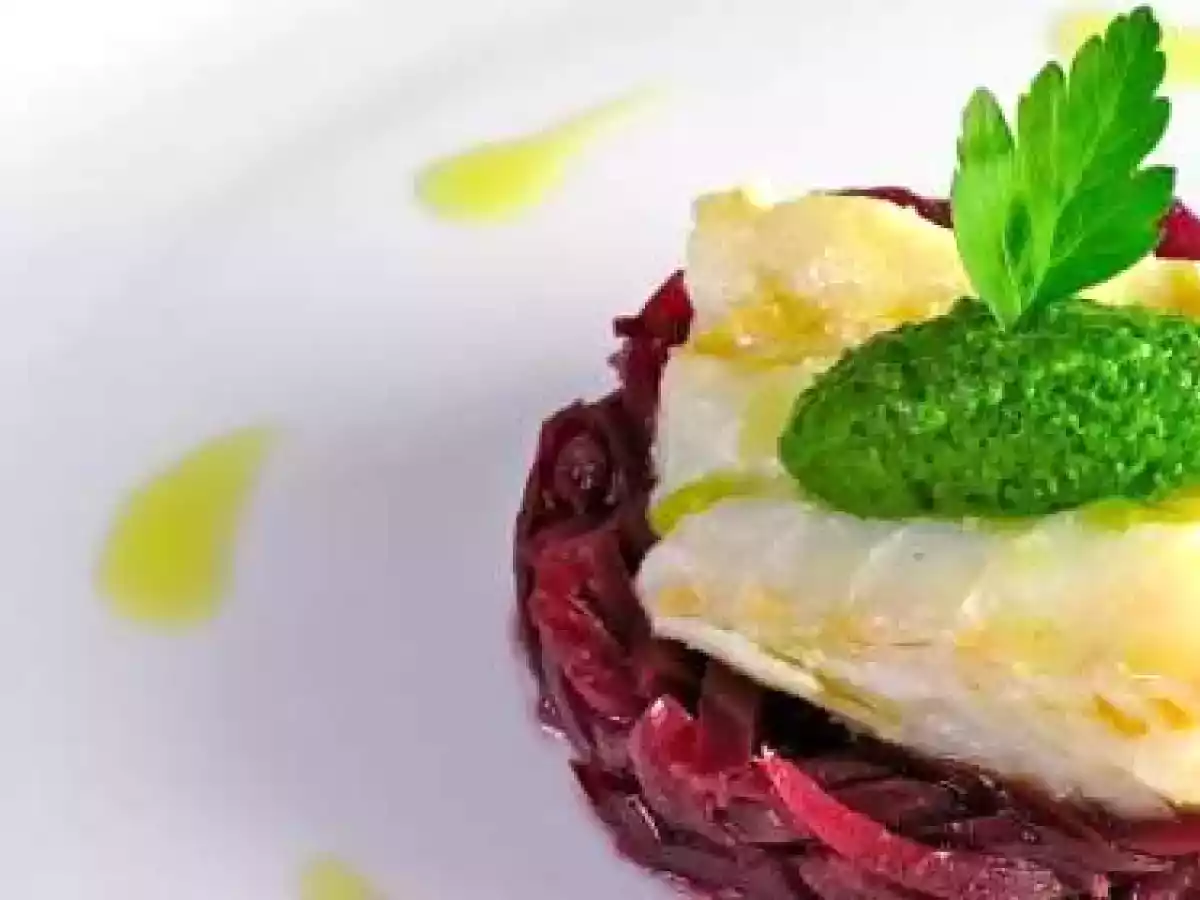 Merluzzo al vapore con confettura di cipolle rosse di tropea