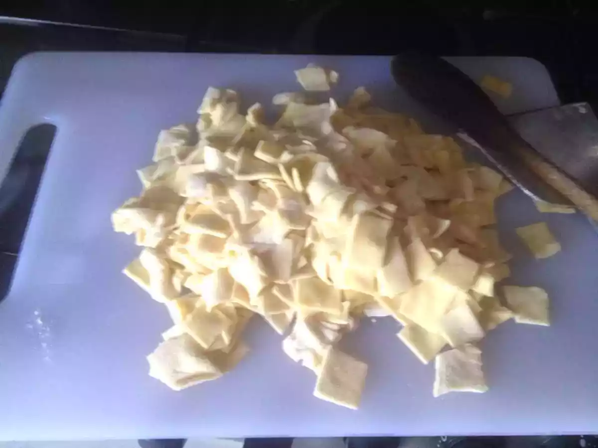 Minestrone casereccio con quadretti all’uovo fatti in casa - foto 2