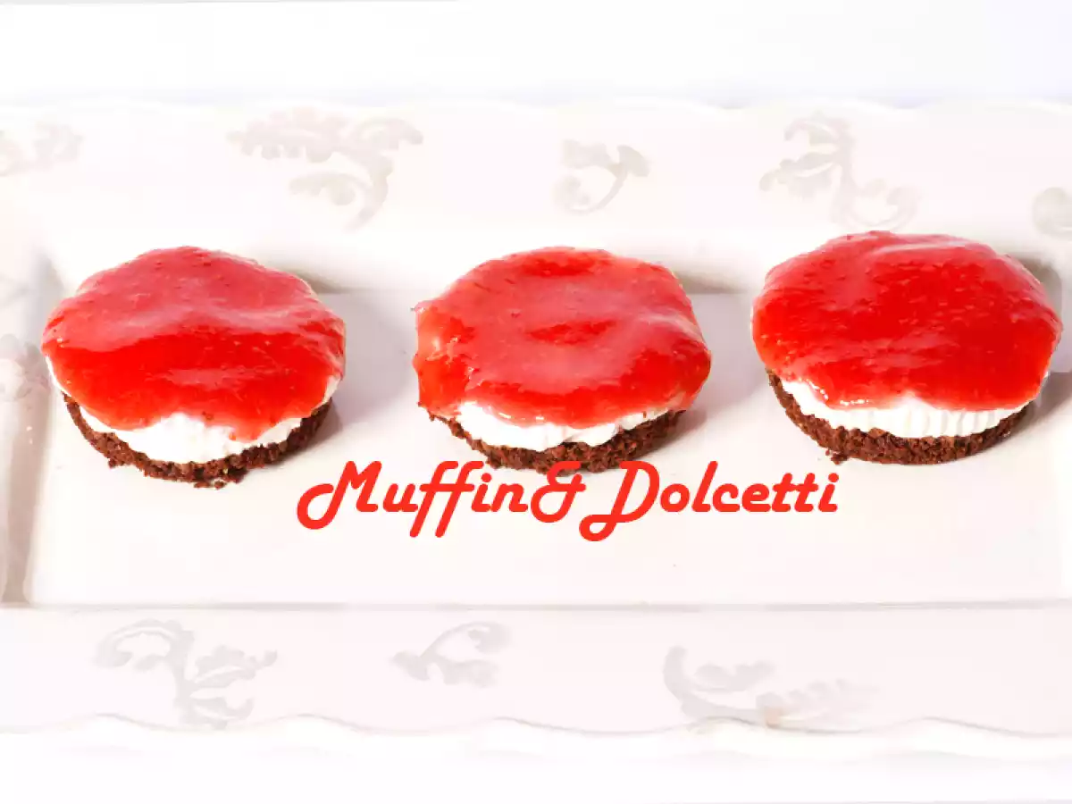 Mini Cheesecake alle fragole con base al cioccolato - foto 3