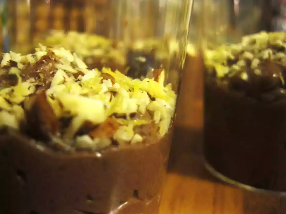 Mousse al cioccolato nel bicchiere - foto 3