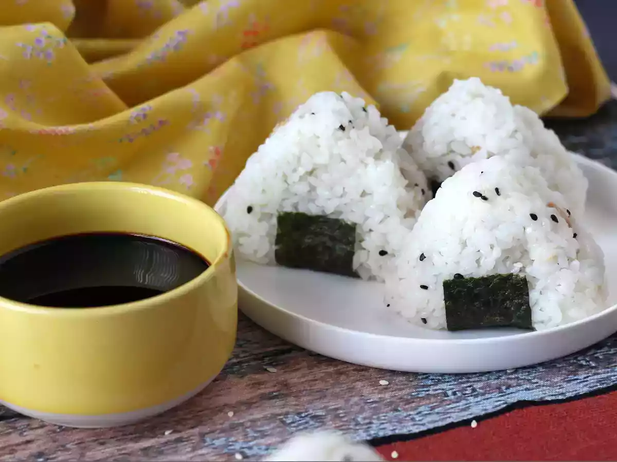 Onigiri al tonno: la ricetta giapponese おにぎり - foto 3