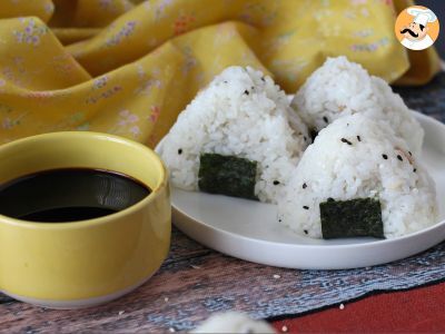 Onigiri al tonno: la ricetta giapponese おにぎり - foto 3