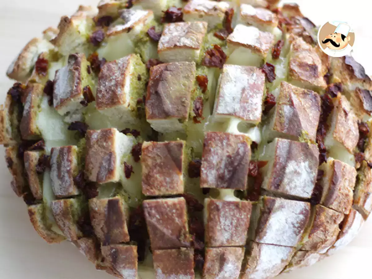 Pane ripieno con pesto, formaggio e pomodori secchi: una ricetta facile e irresistibile - foto 2