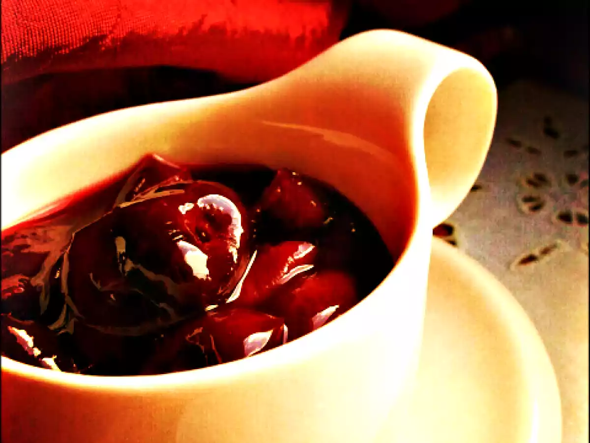 PANNA COTTA AL GELSOMINO CON CILIEGIE AL PORTO