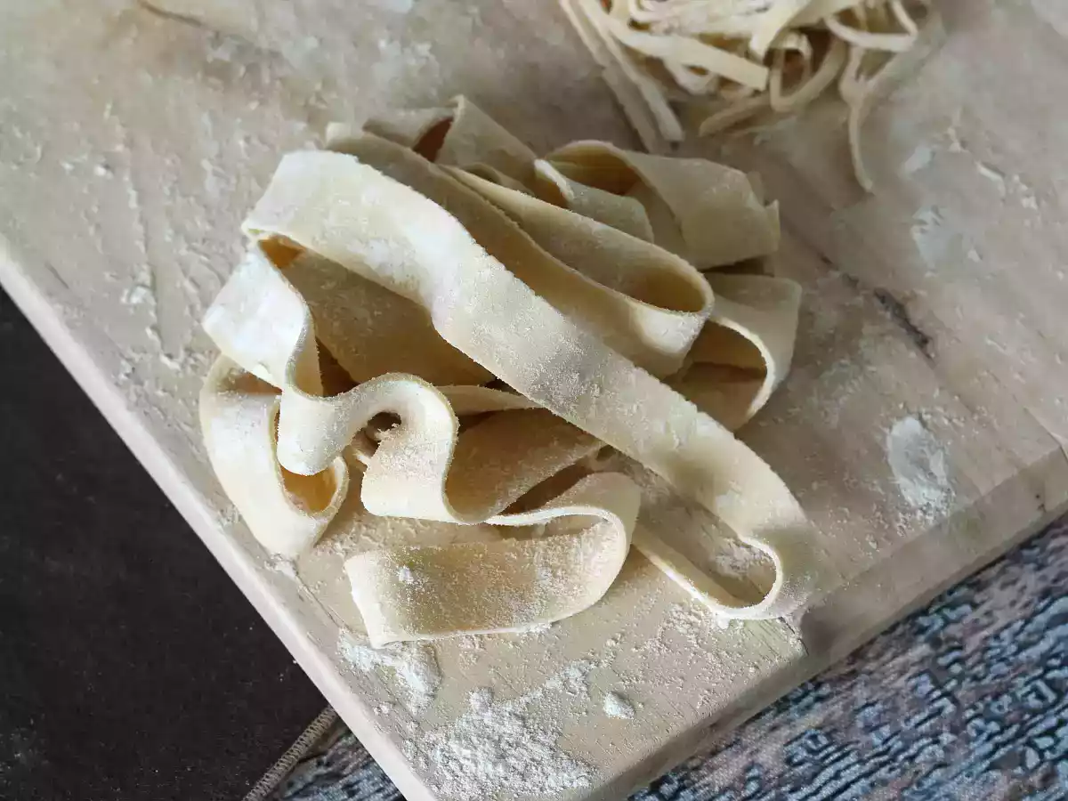 Pappardelle all'uovo fatte in casa: la ricetta spiegata passo a passo - foto 5