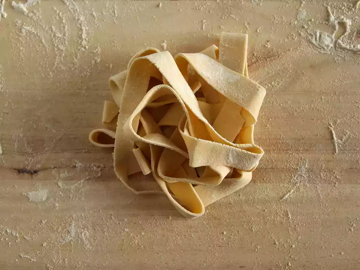 Pappardelle all'uovo fatte in casa: la ricetta spiegata passo a passo - foto 6