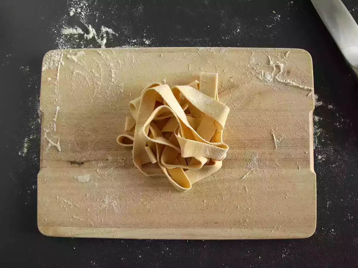 Pappardelle all'uovo fatte in casa: la ricetta spiegata passo a passo - foto 4