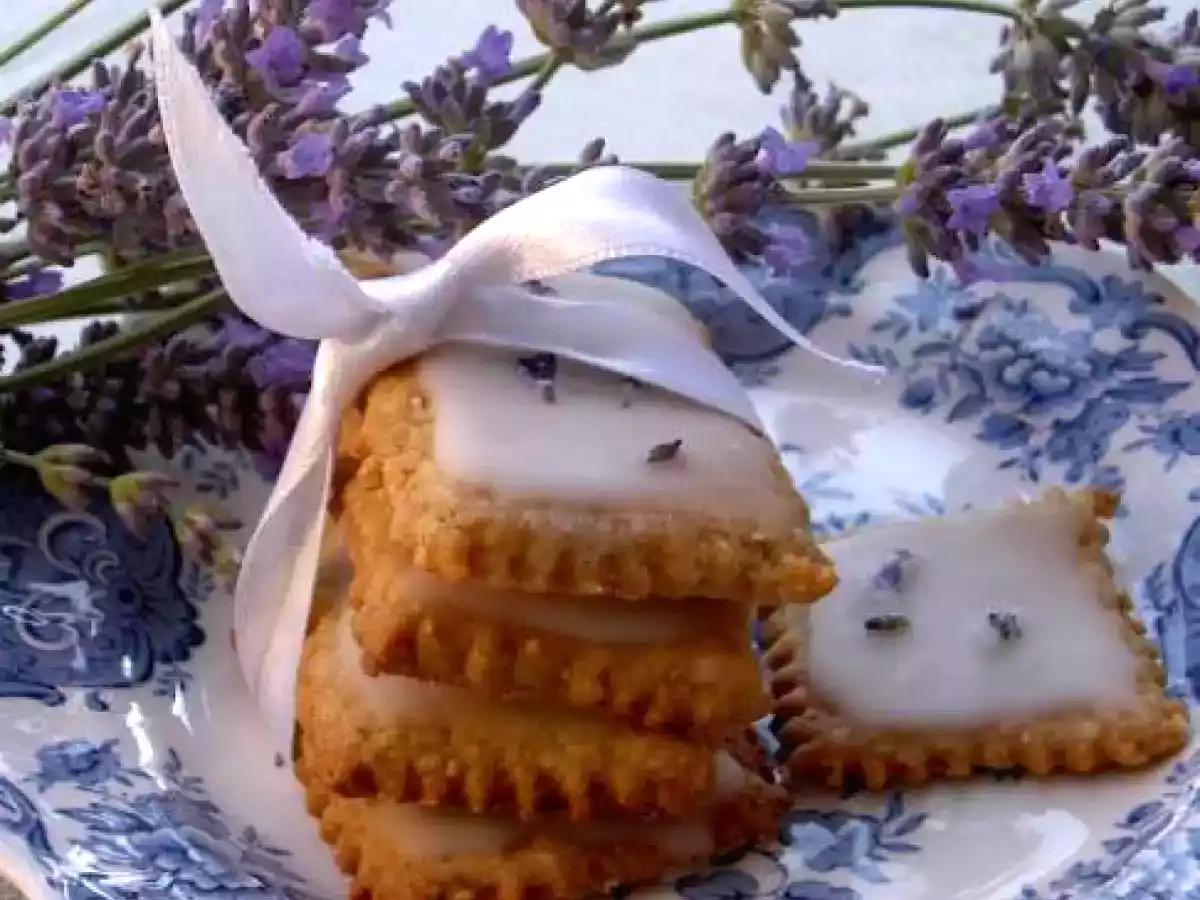 Parfums de Provence : Biscotti al caramello, glassa di limone e lavanda_ Levendulàs keksz - foto 3