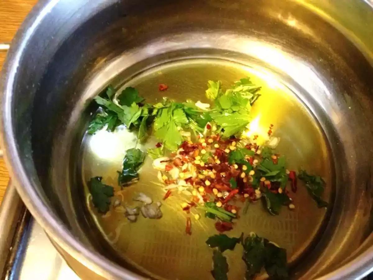 Pasta al nero di seppia con vongole - foto 3